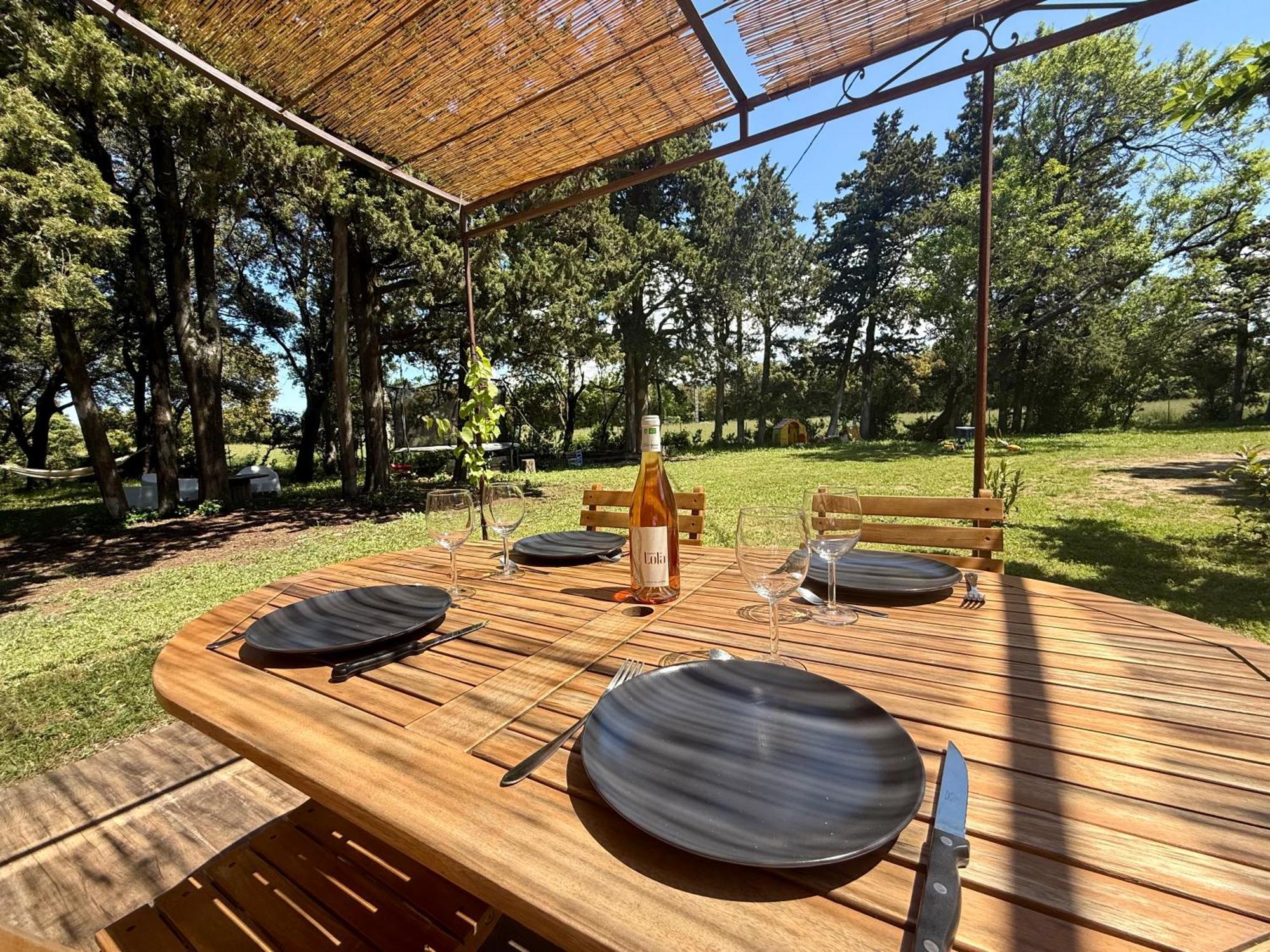 Maisonnette Avec Petite Foret Valréas Exteriér fotografie
